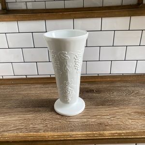 Vintage Milk Glass Vase Colony Harvest Grapes Leaves Cottagecore